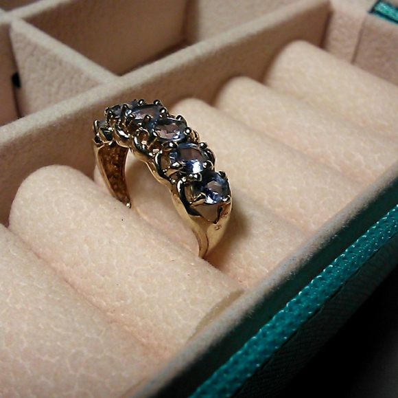 GORGEOUS 10 KT GOLD TANZINITE RING 5 1/4 (6 RARE STONES) RARER THAN DIAMONDS) - Picture 6 of 11